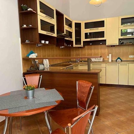 Grodzka / Apartment With Balcony Krakow Bagian luar foto