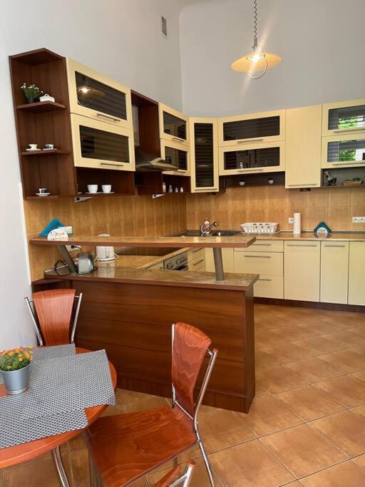 Grodzka / Apartment With Balcony Krakow Bagian luar foto
